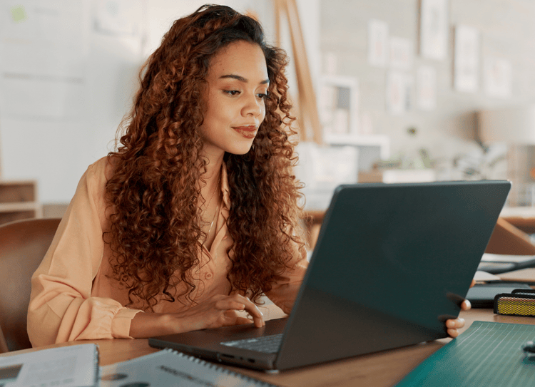 Patient logging into an online clinical study portal
