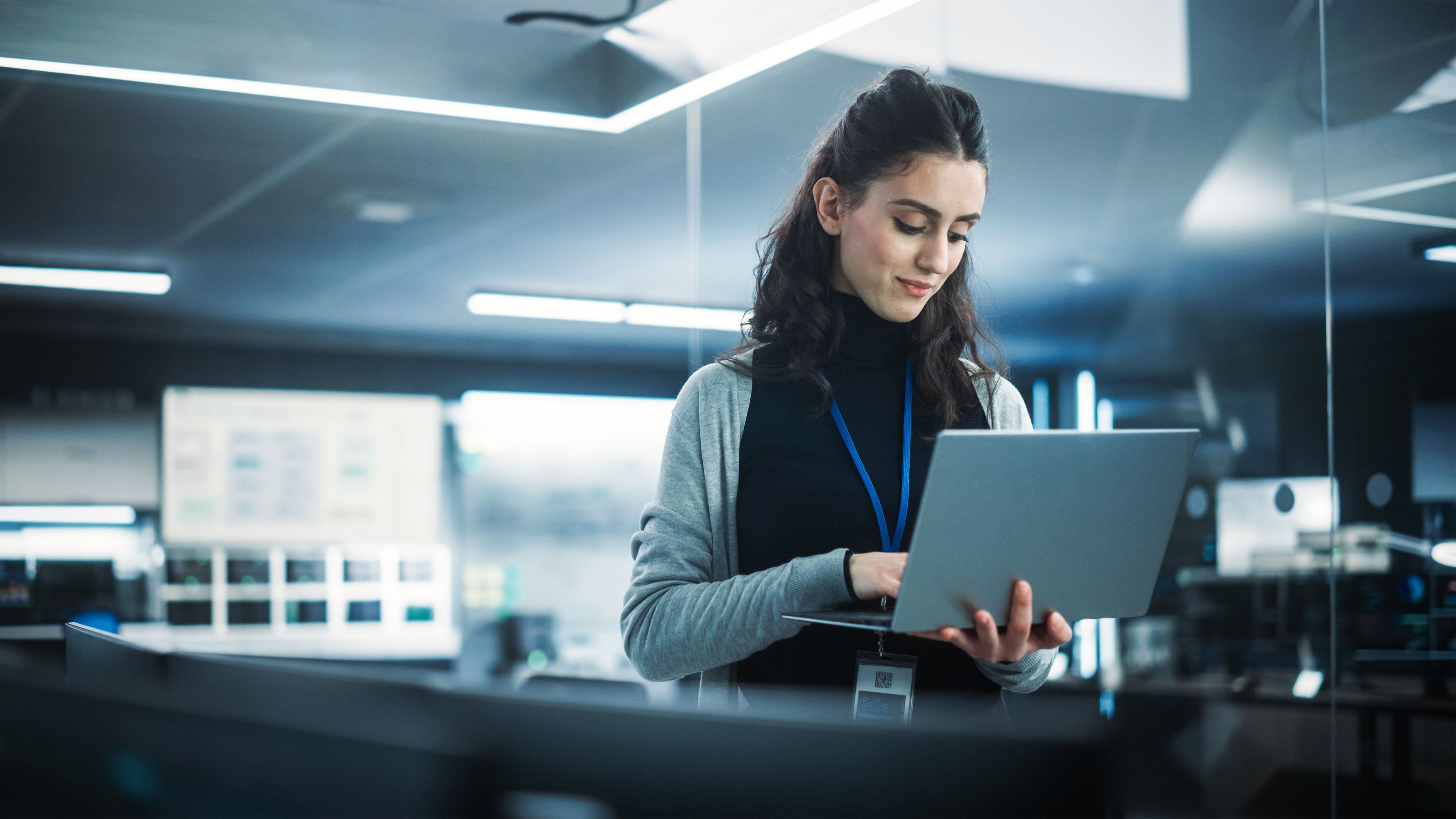 young-lady-with-laptop