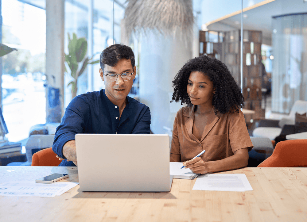 woman-man-working-laptop