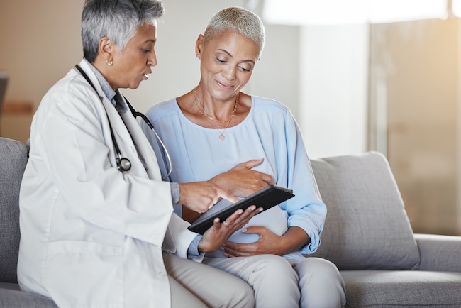 Patient and trial professional using EDC